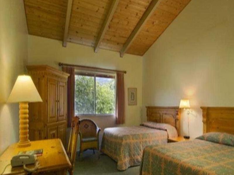 Castle Waimea Country Lodge Екстер'єр фото